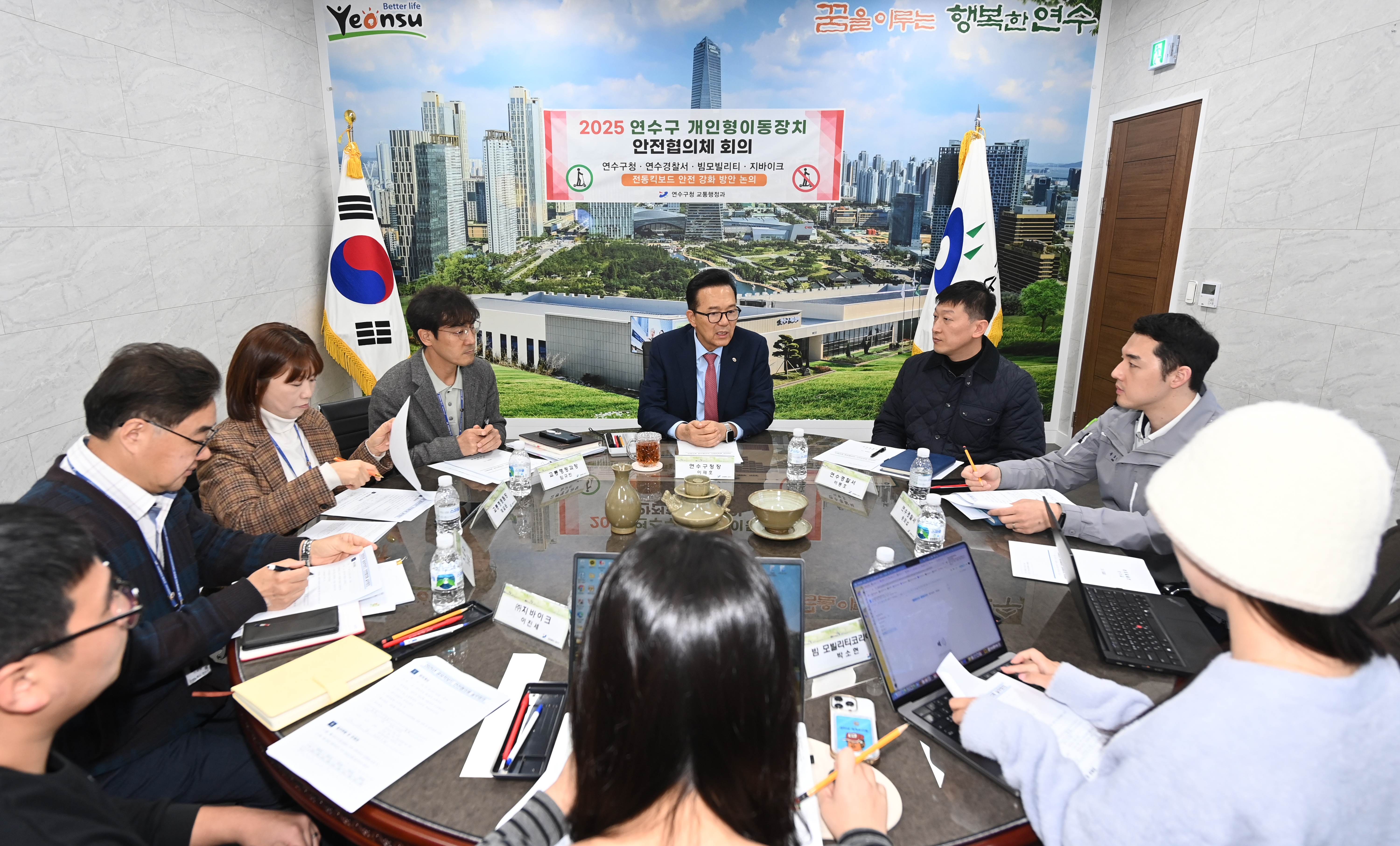 연수구가 최근 급증하는 전동킥보드 안전사고를 예방하기 위해 관내 학원 밀집 지역 3곳을 킥보드 없는 거리로 지정해 줄 것을 경찰에 공식 요청했다